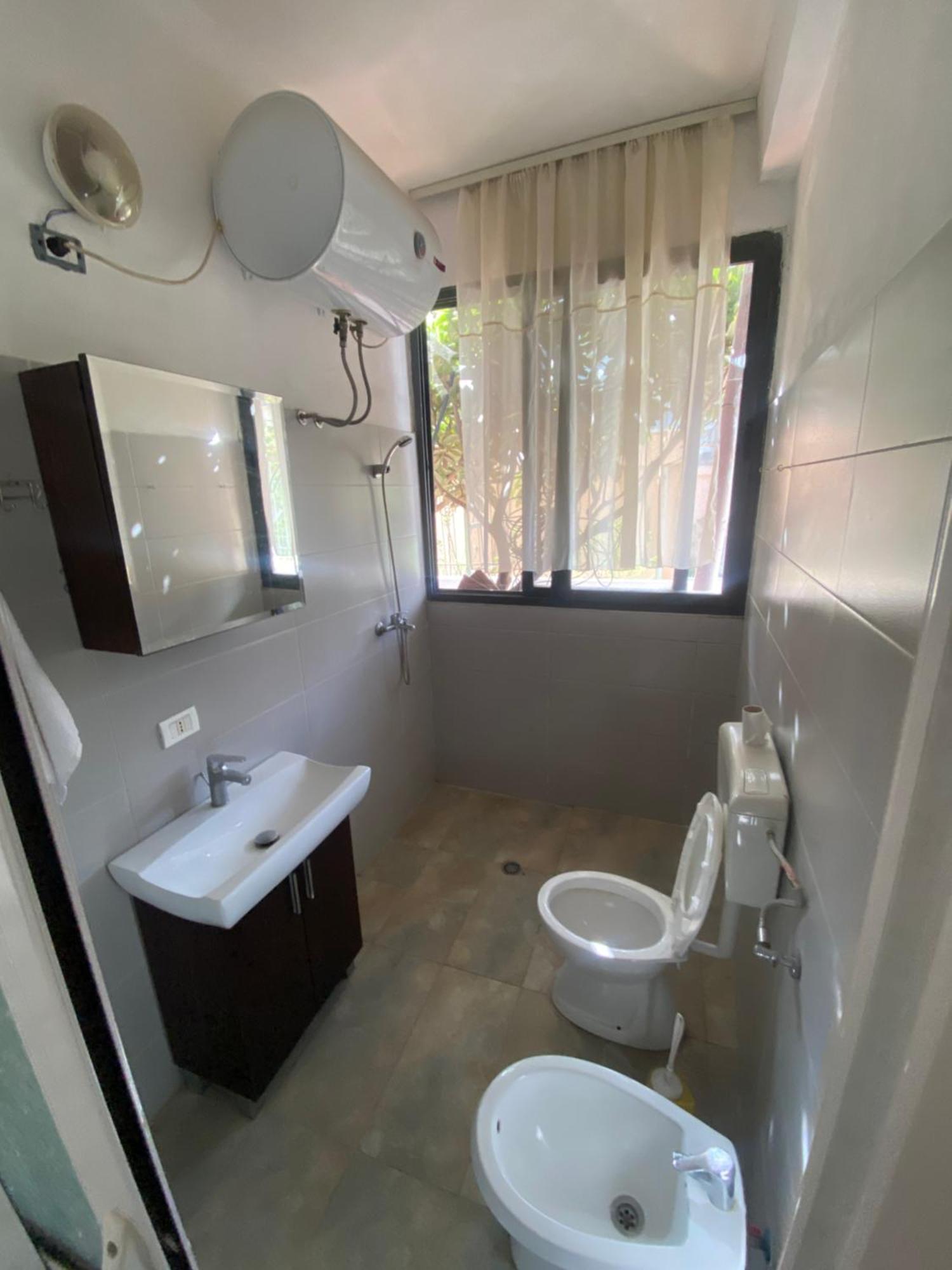 Lovely 2-Bedroom With Greenery View Durrës Buitenkant foto